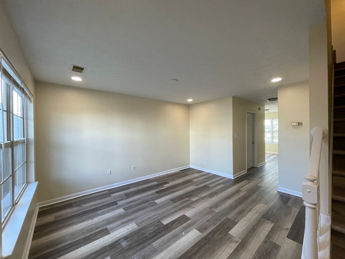 COMING SOON! Beautiful Townhouse! All Electric, Off-Street Parking, Washer/Dryer – photo 2