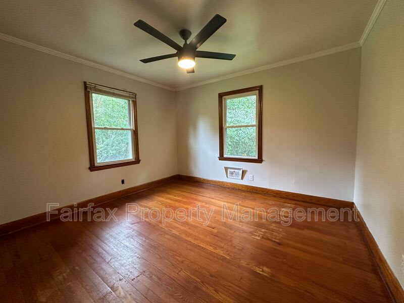 118 N Oak Street – photo 5