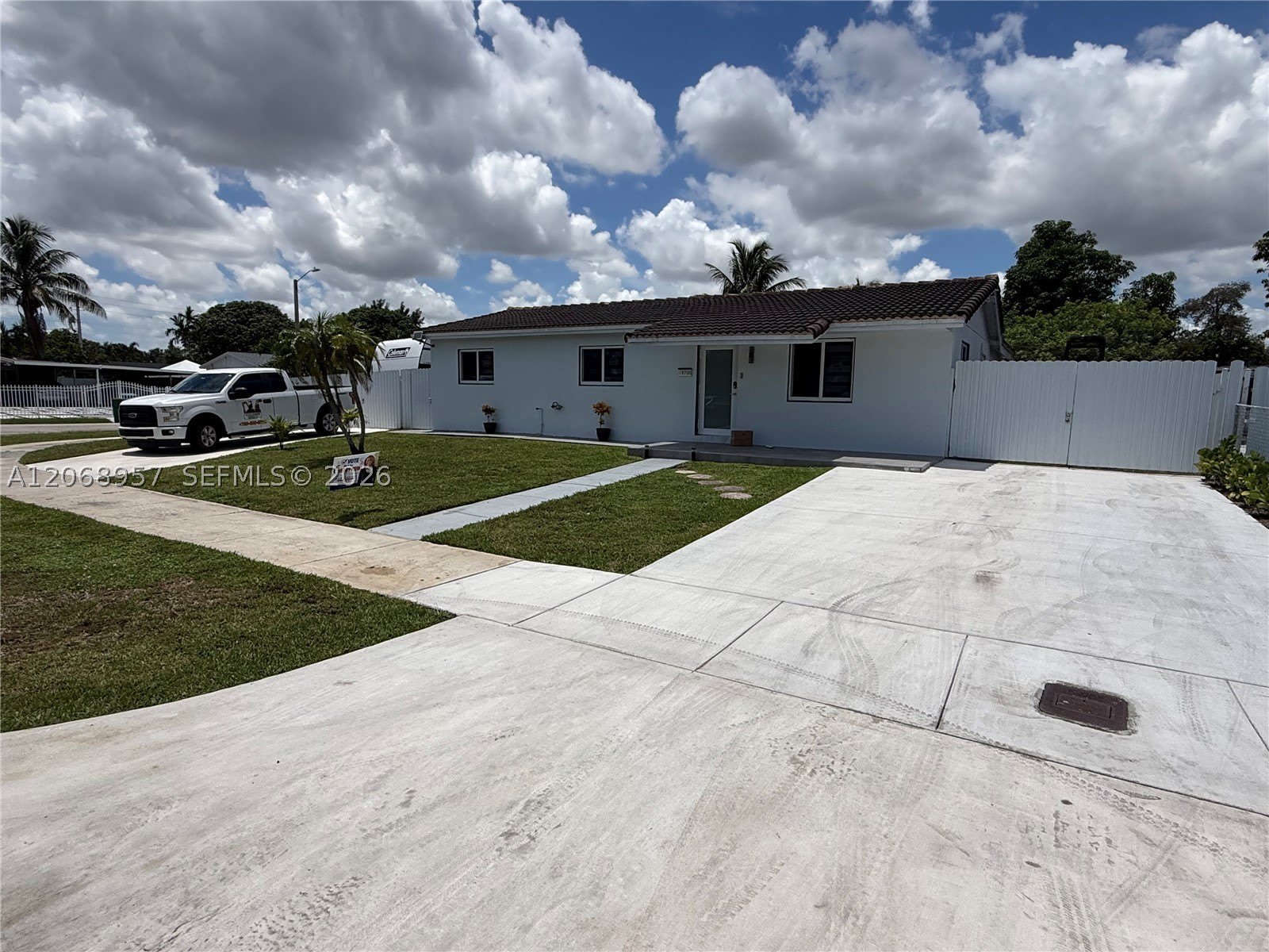 19700 NW 44th Ave – photo 3