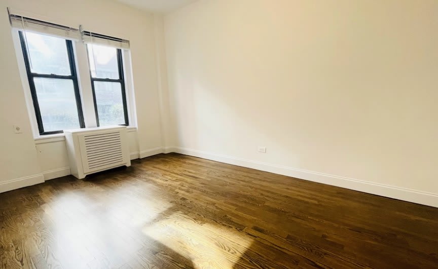 75 W 12th St – photo 3