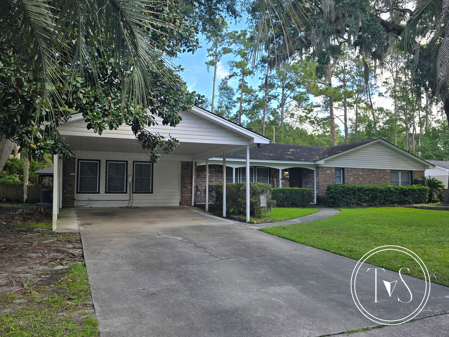 BEAUTIFUL FULLY RENOVATED HOME YOU WON'T WANT TO MISS! – photo 3
