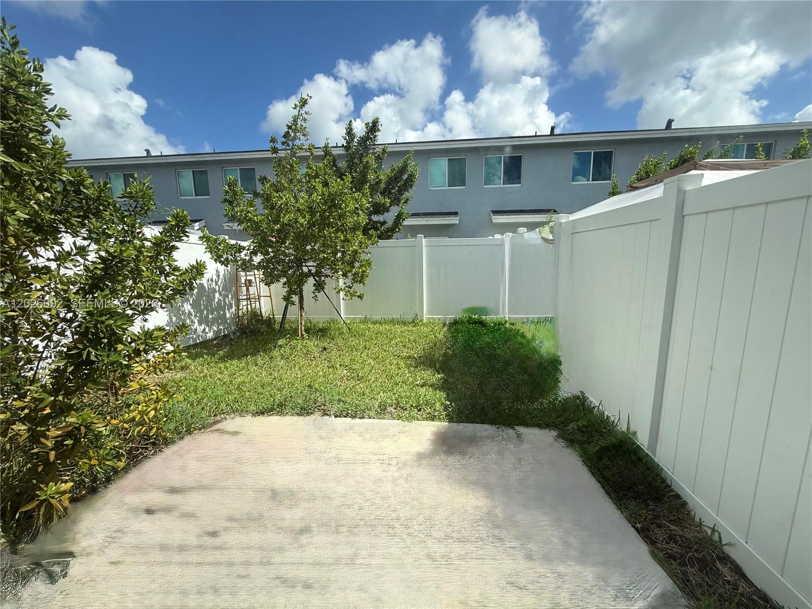 1073 Northwest 5th Street – photo 1