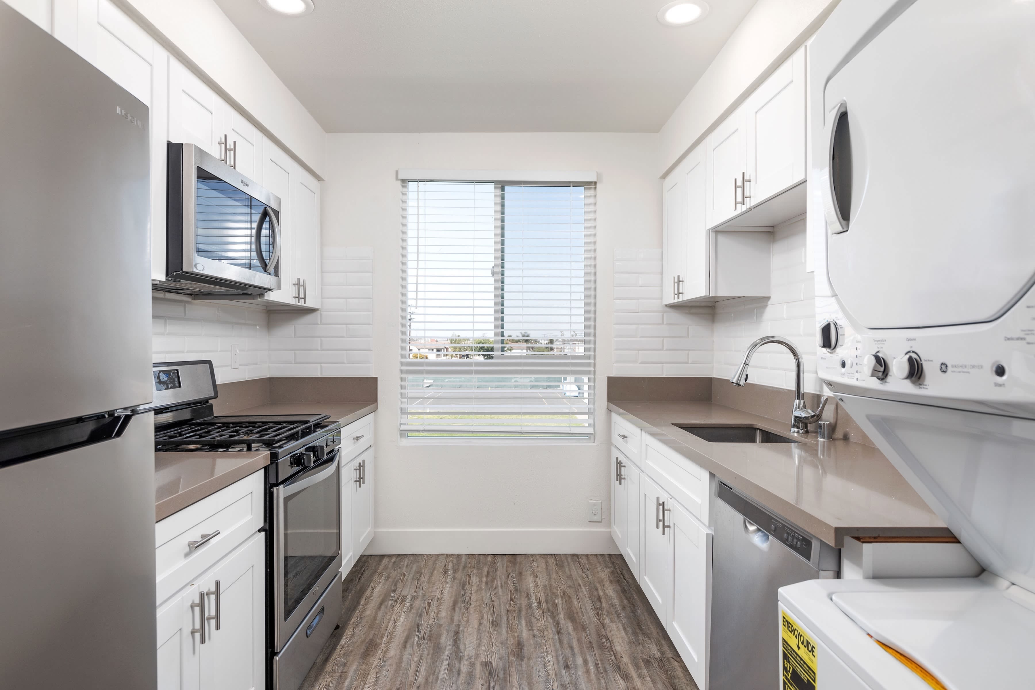Laurel Pointe – photo 1