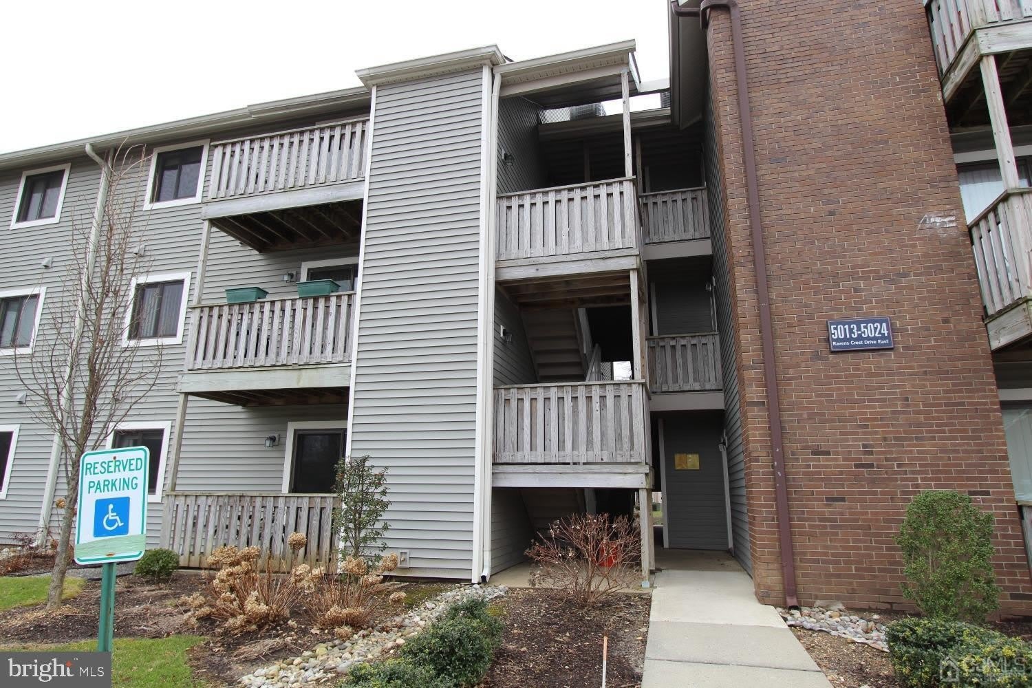 5015 RAVENS CREST Drive – photo 1