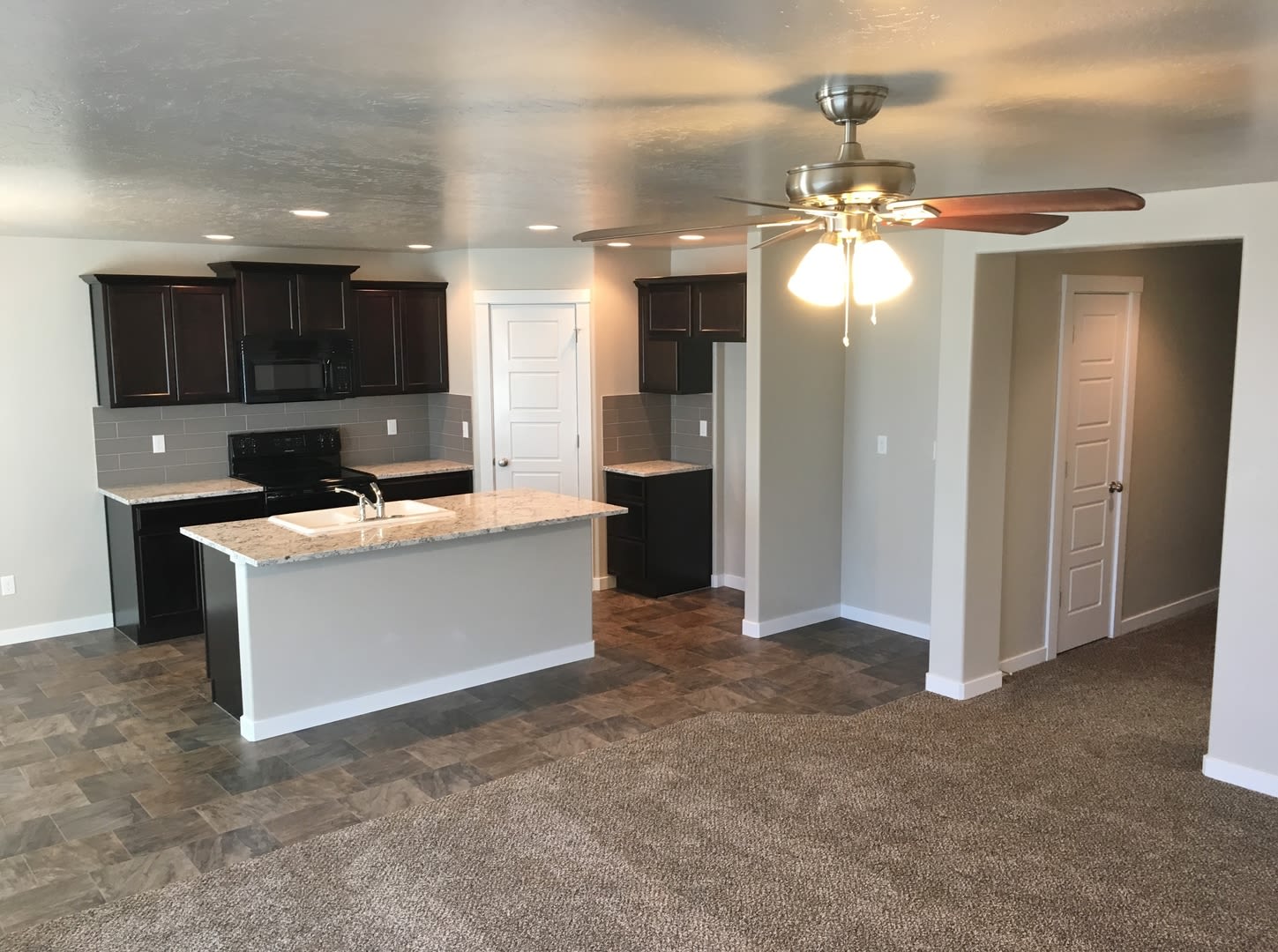 Beautiful Home With 3Bd 2Ba And Bonus Room Located In The Irvine Subdivision Just Off Chinden And Linder – photo 4