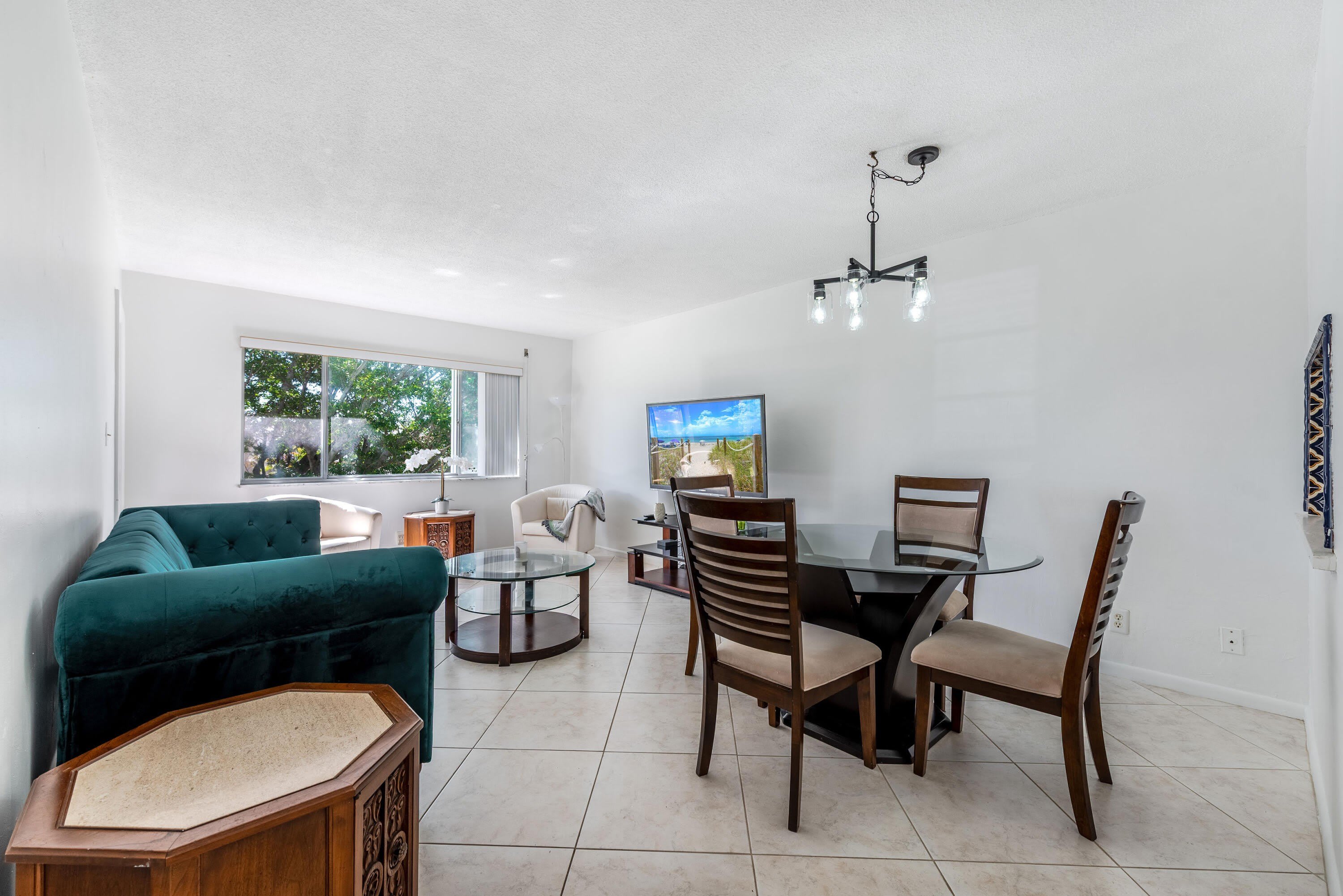 2615 Garden Drive N – photo 4