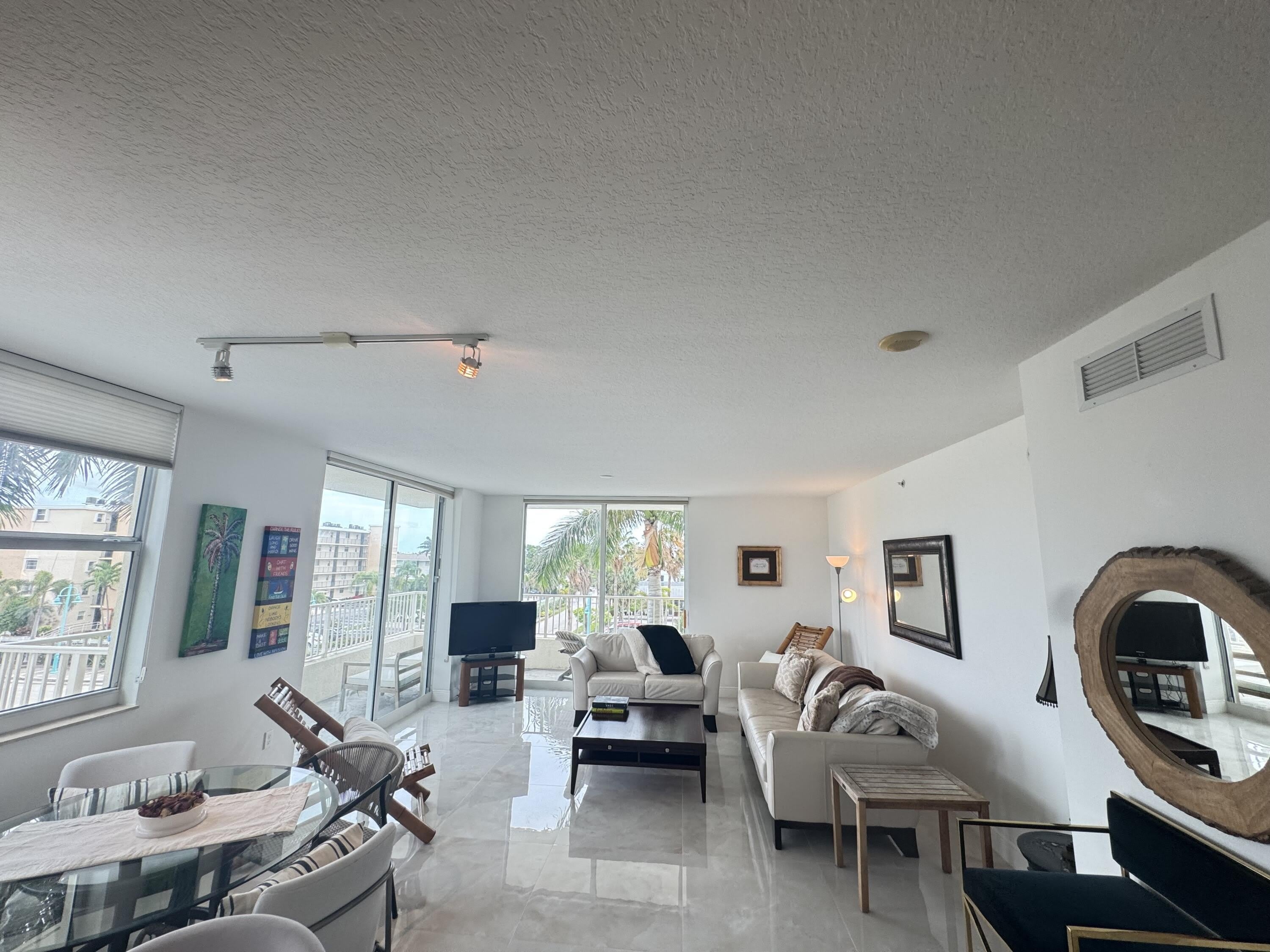 100 NE 6th Street – photo 2