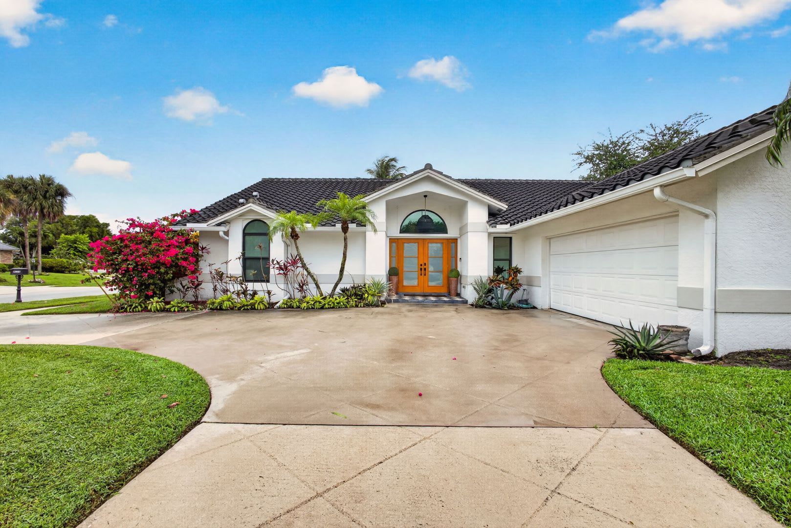 Frenchman’s Landing gated community Resort-Style Living: Pool Home – photo 3
