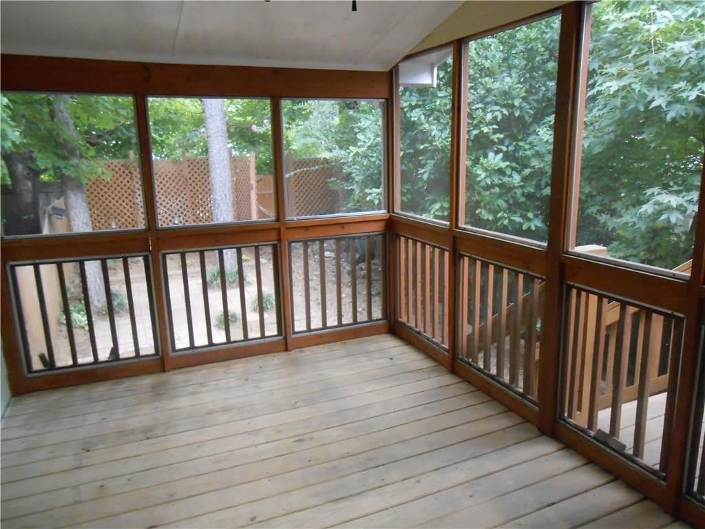1135 Country Club Place NW – photo 5