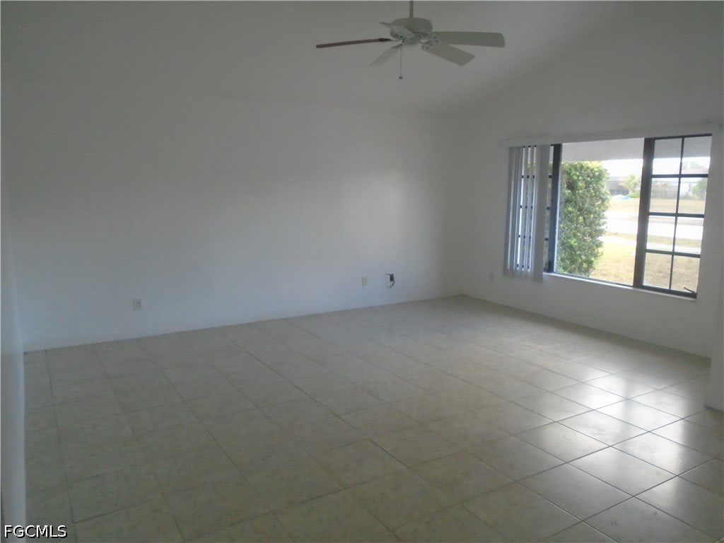 1228 SW Trafalgar Parkway – photo 2