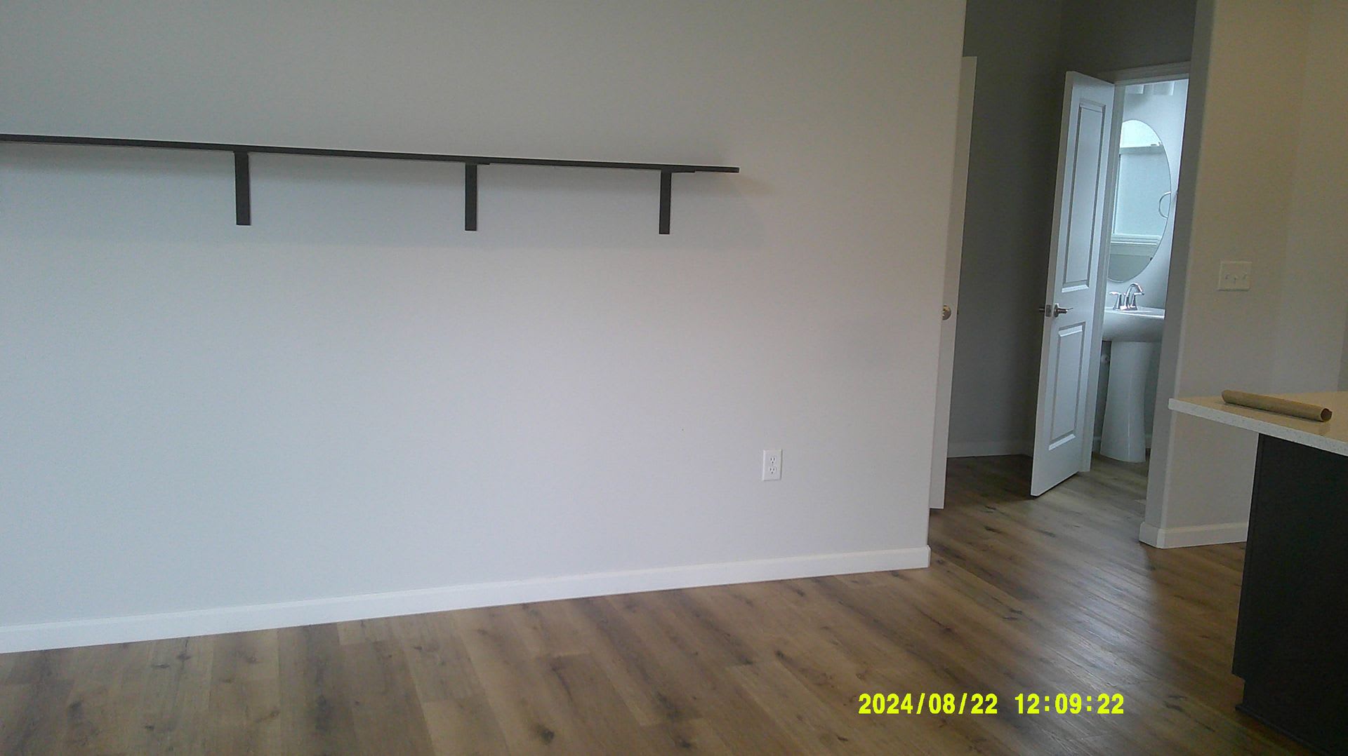 972 Front St NE – photo 5
