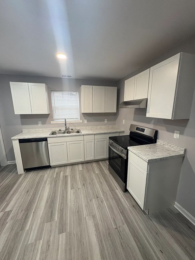 Room in 2 Bedroom Home at Pinedale Cir NW – photo 3