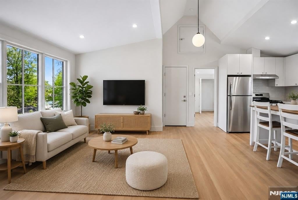 75 Midland Avenue – photo 2