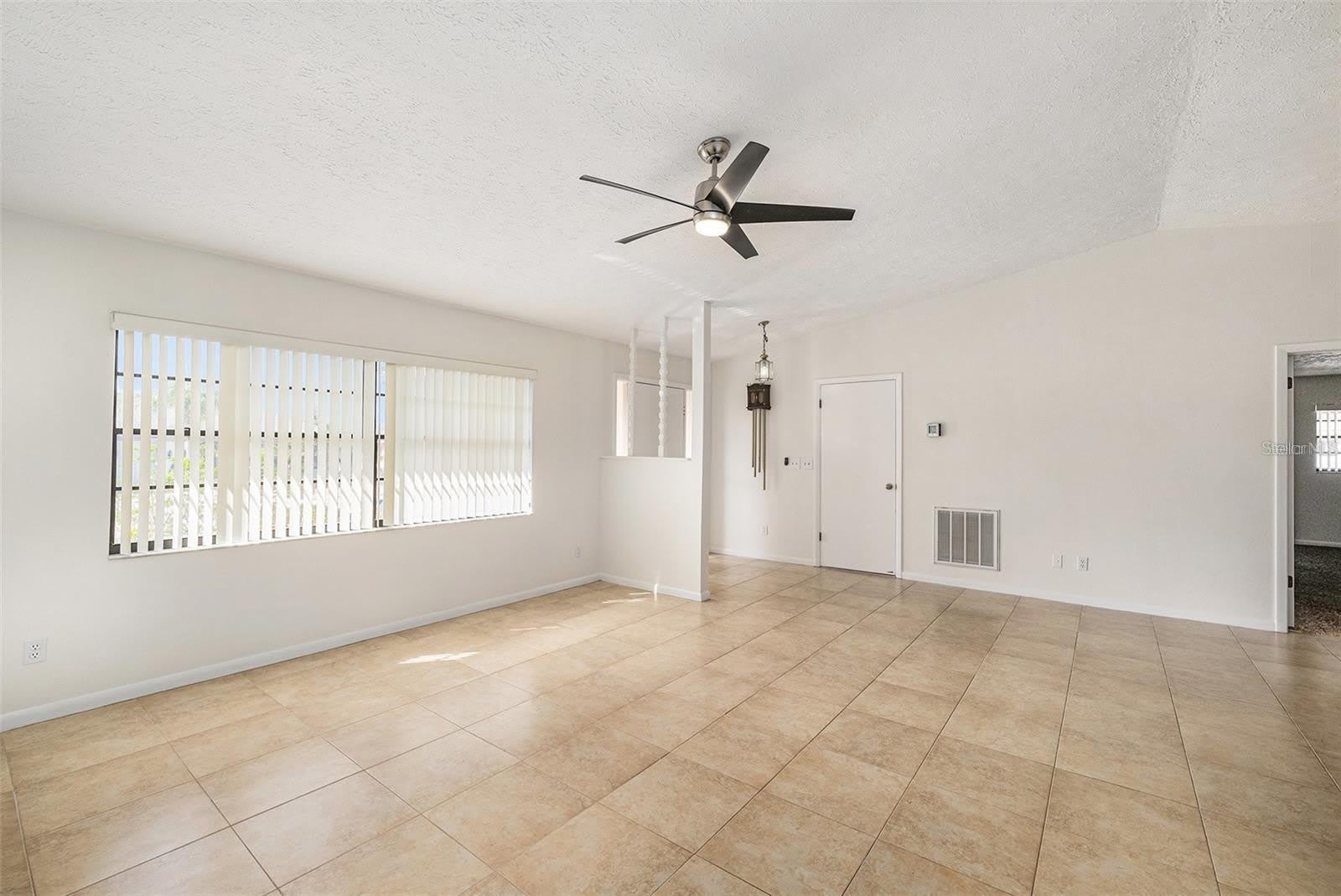 909 CHIPAWAY Drive – photo 2