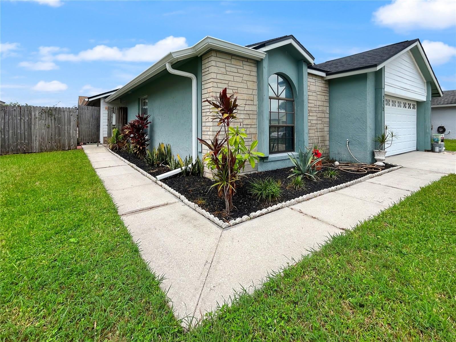 3228 RUNNING BEAR WAY – photo 2