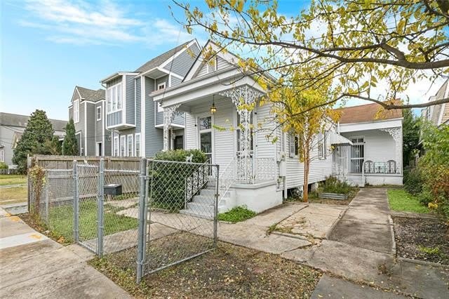 2415 AMELIA Street – photo 2