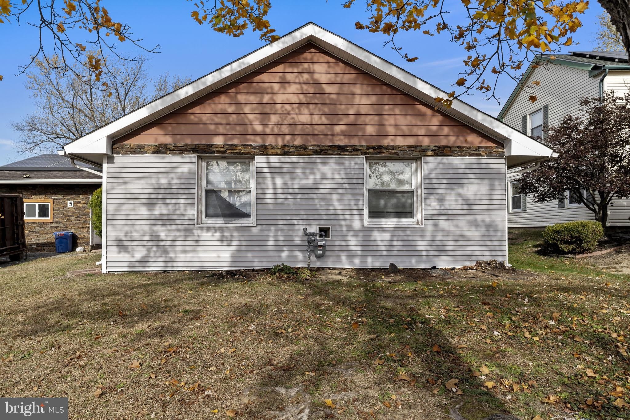 5 BURGESS Lane – photo 3