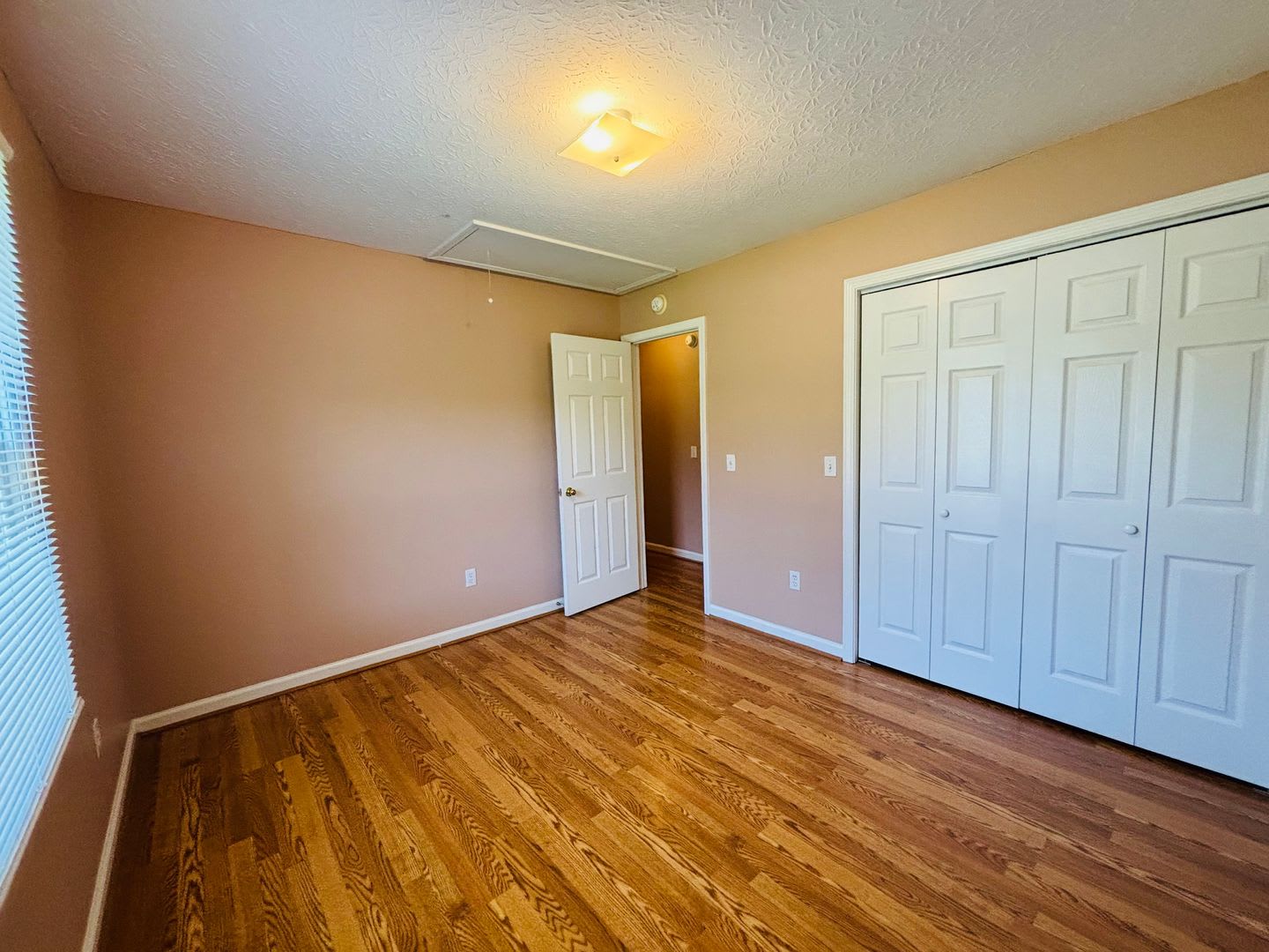 3 Bedroom 2 Bath House with 2 Car Garage – photo 5