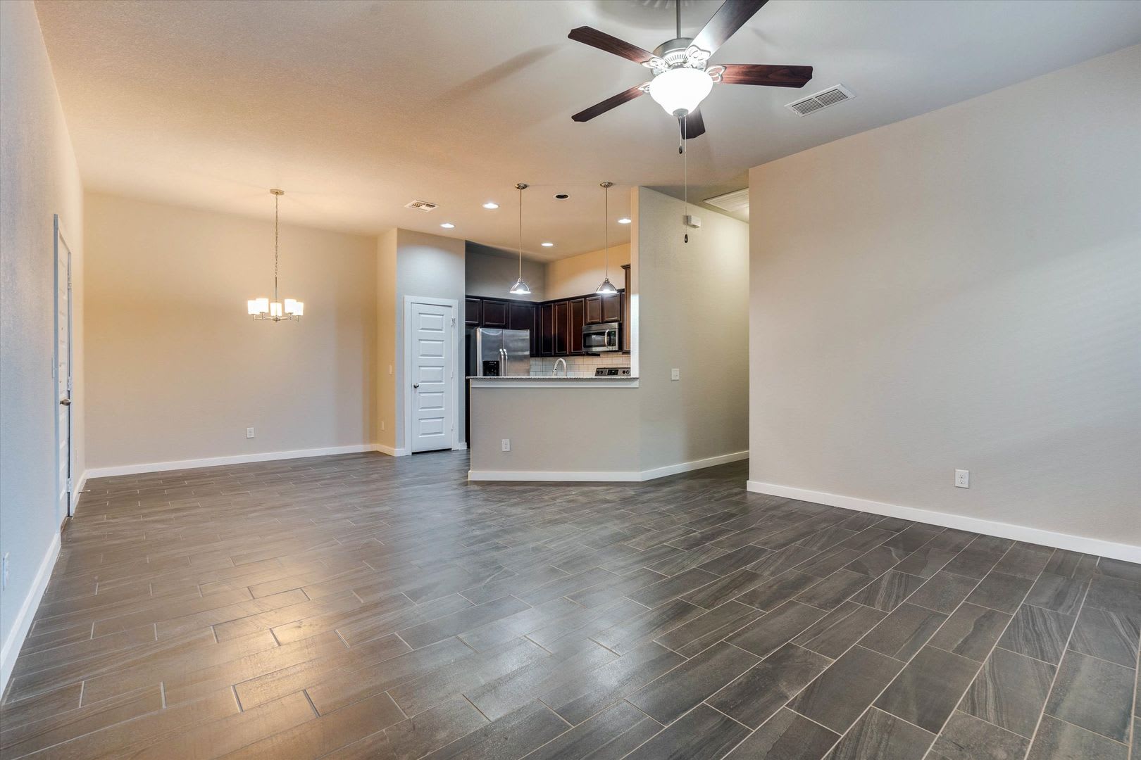 Beautiful 3 Bedroom Townhouse Located In Bastrop Texas – photo 3