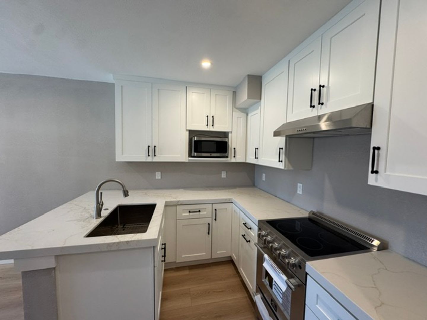 Charming 2 bedroom home for rent in Homeland – photo 3