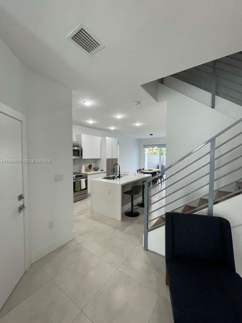 7240 NW 103rd Path, Doral, FL 33178 – photo 4