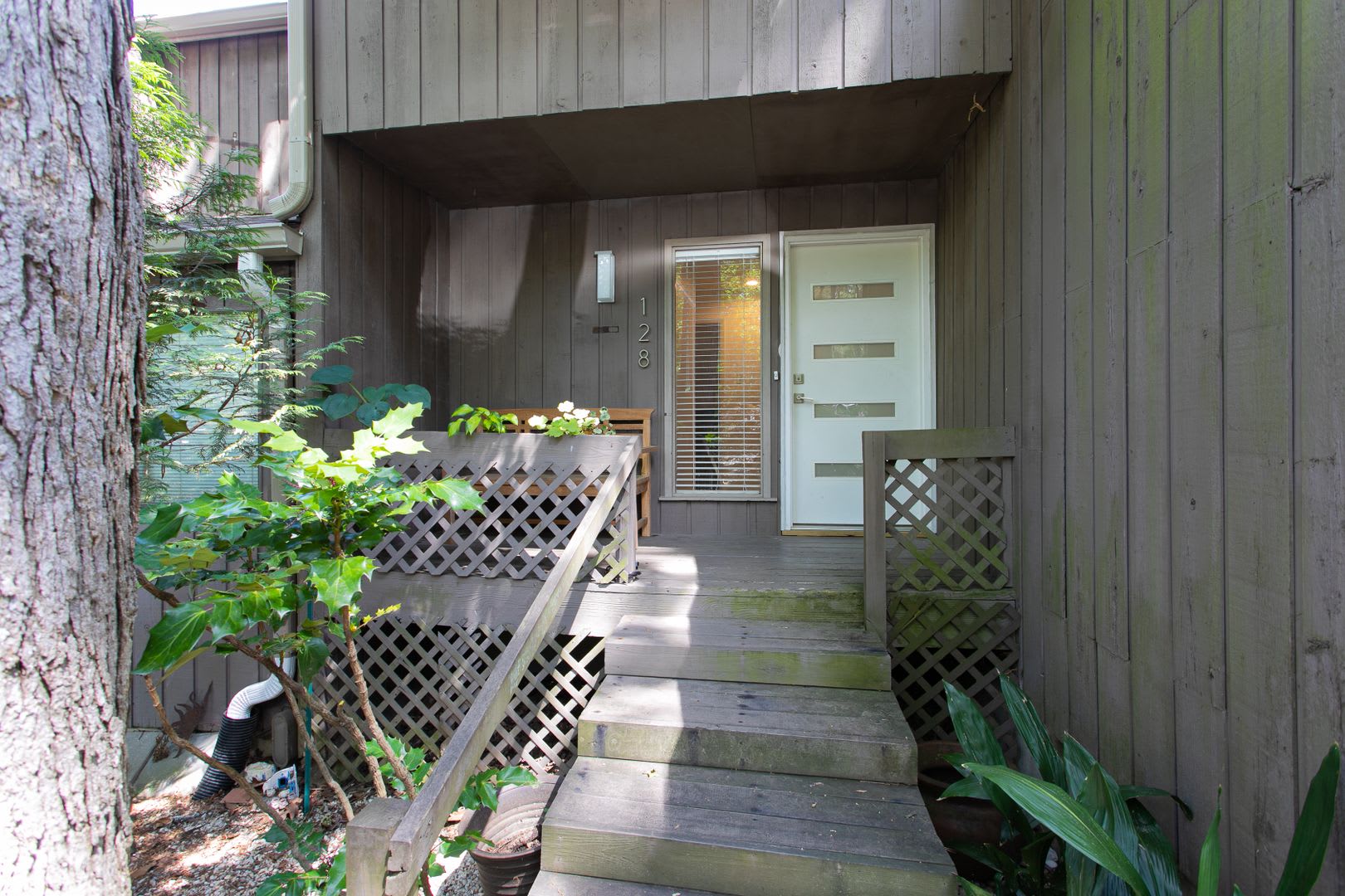 Price Improvement! 3 level end unit townhome in AWESOME location! – photo 2