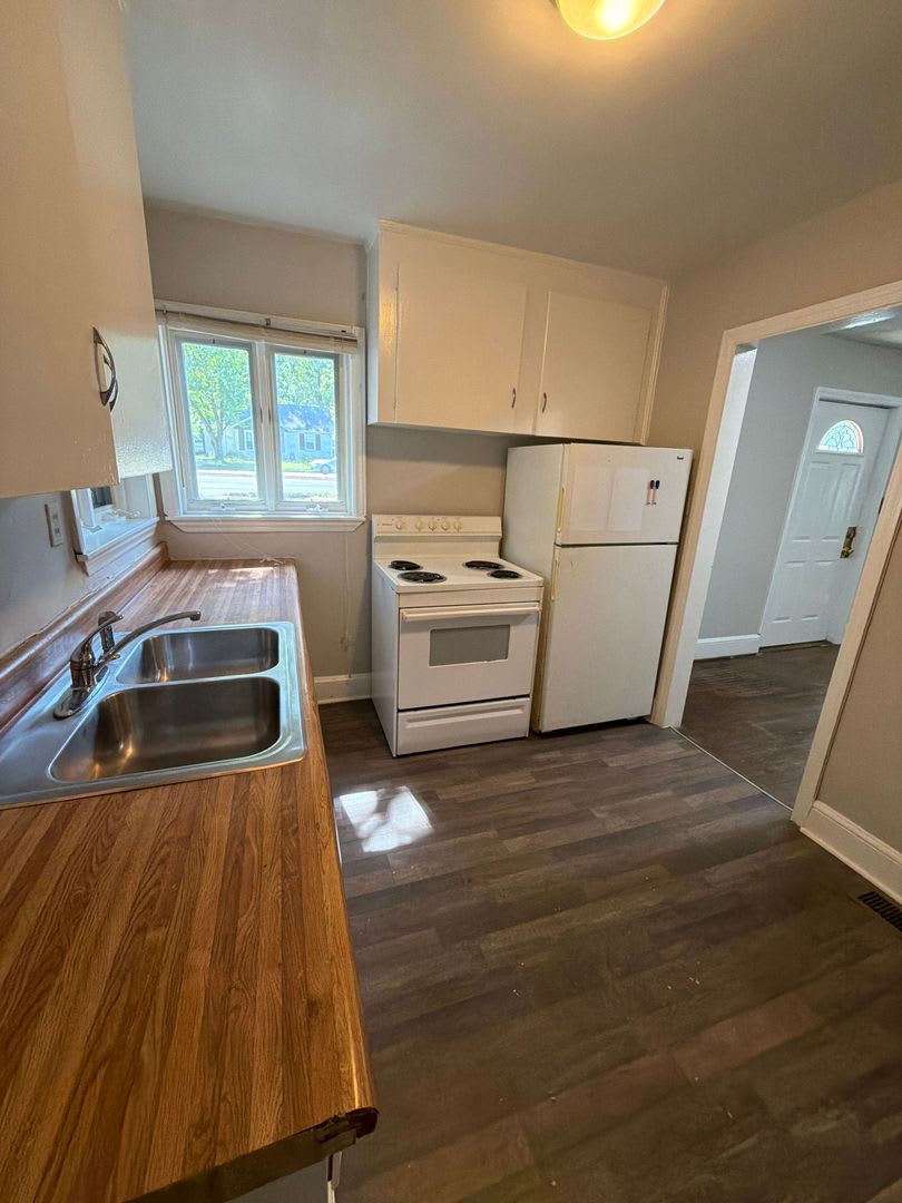 T R Lawing Realty Property – photo 3