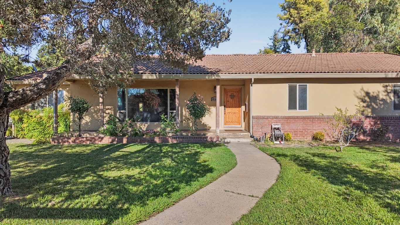 860 Watt Avenue – photo 2