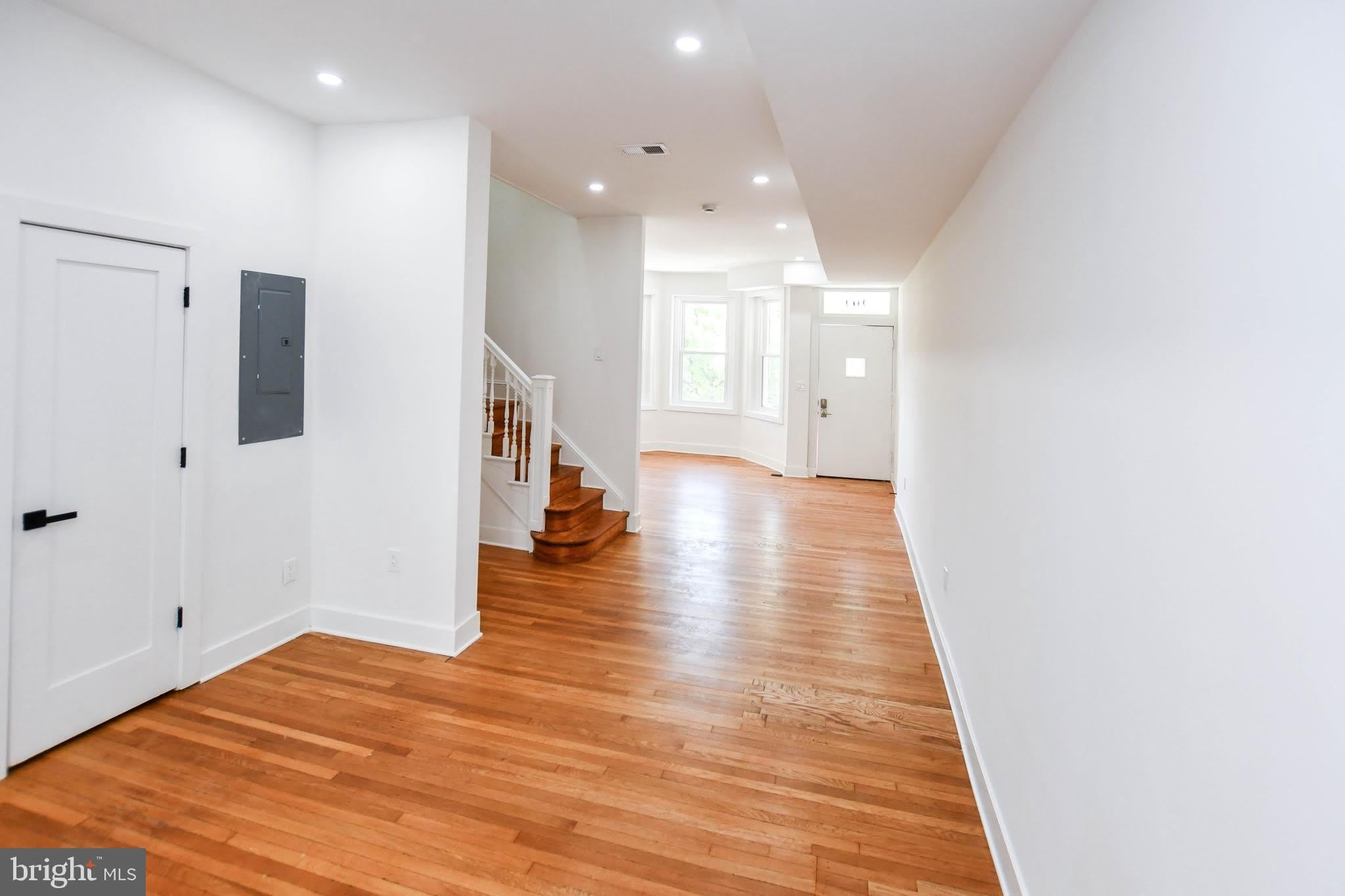 104 R ST #A NE – photo 5