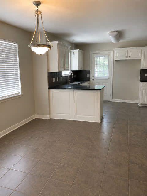 201 North River Road – photo 4