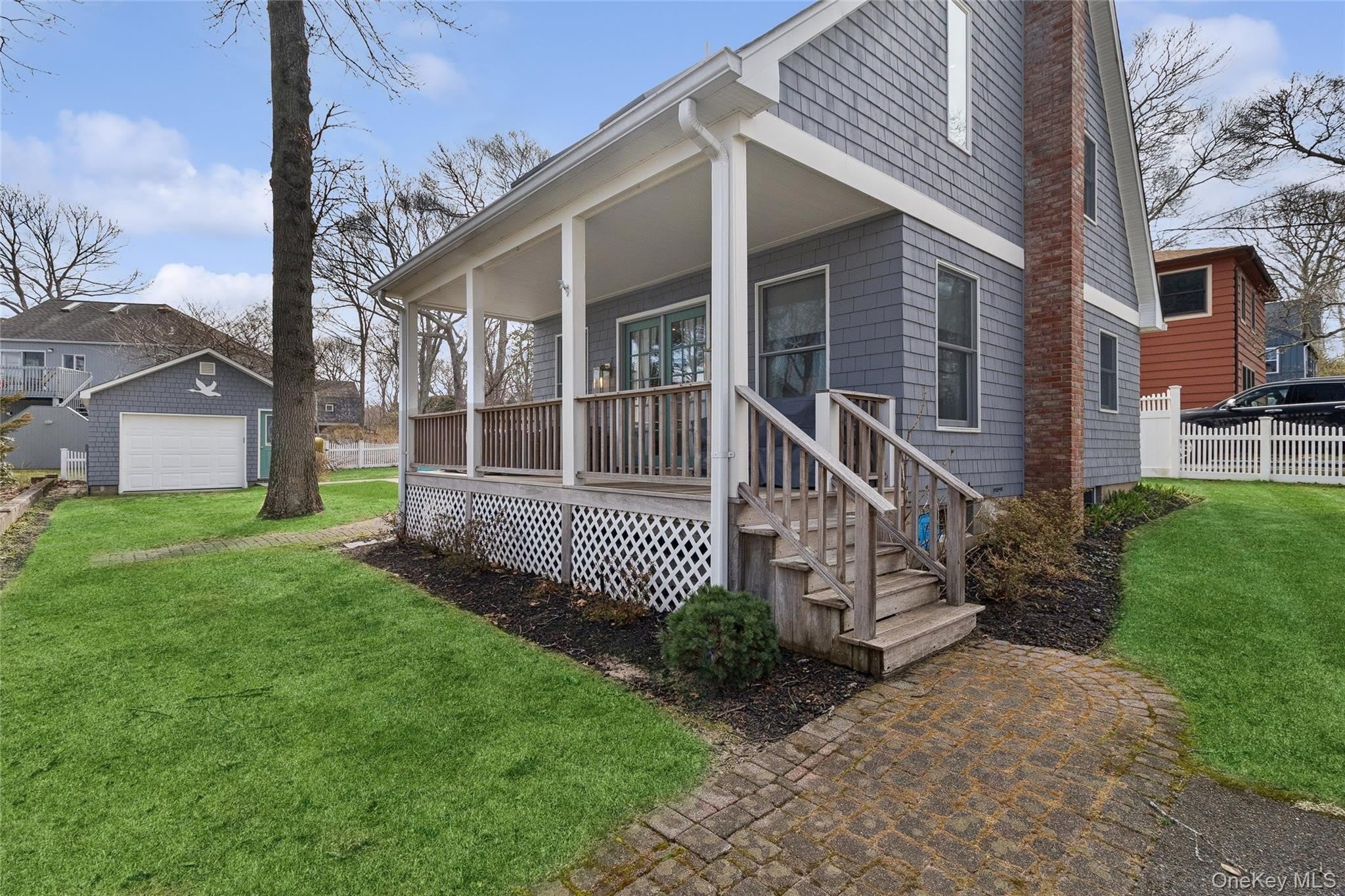 1050 Pine Avenue – photo 1