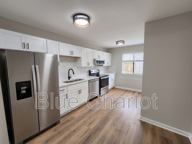 708 Ellington Street – photo 1