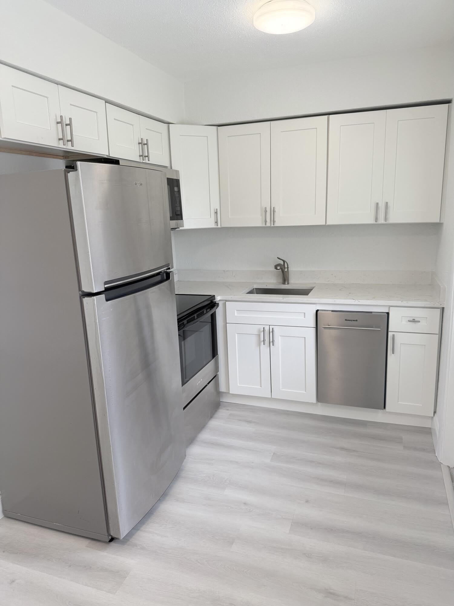 1913 Ne 4Th Street – photo 4