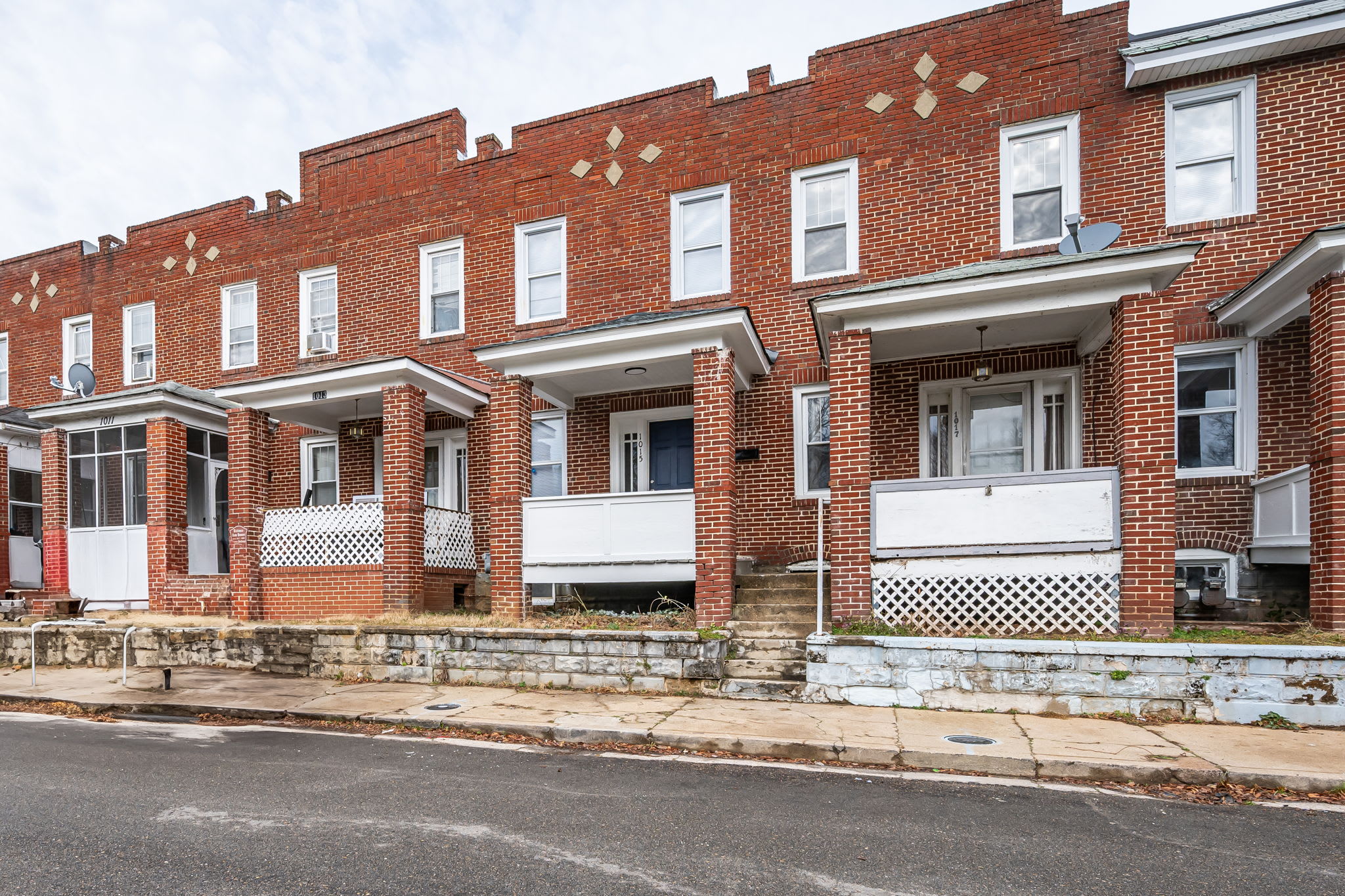 1015 Bank Street – photo 1