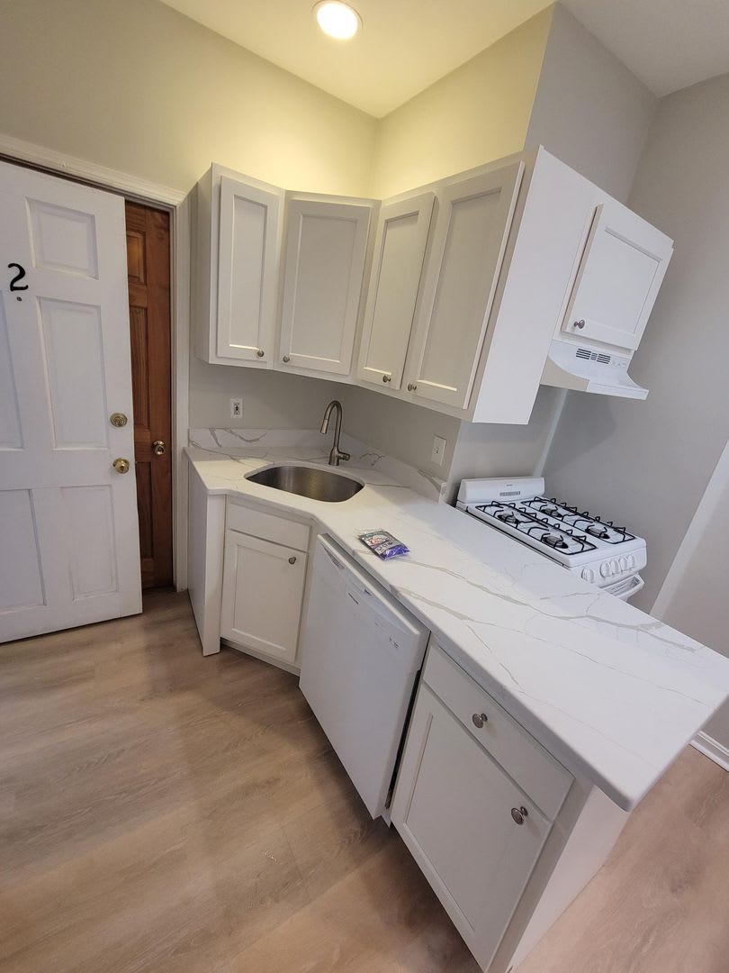 Charming & Updated 2-Bed in Prime Beacon Hill – photo 2