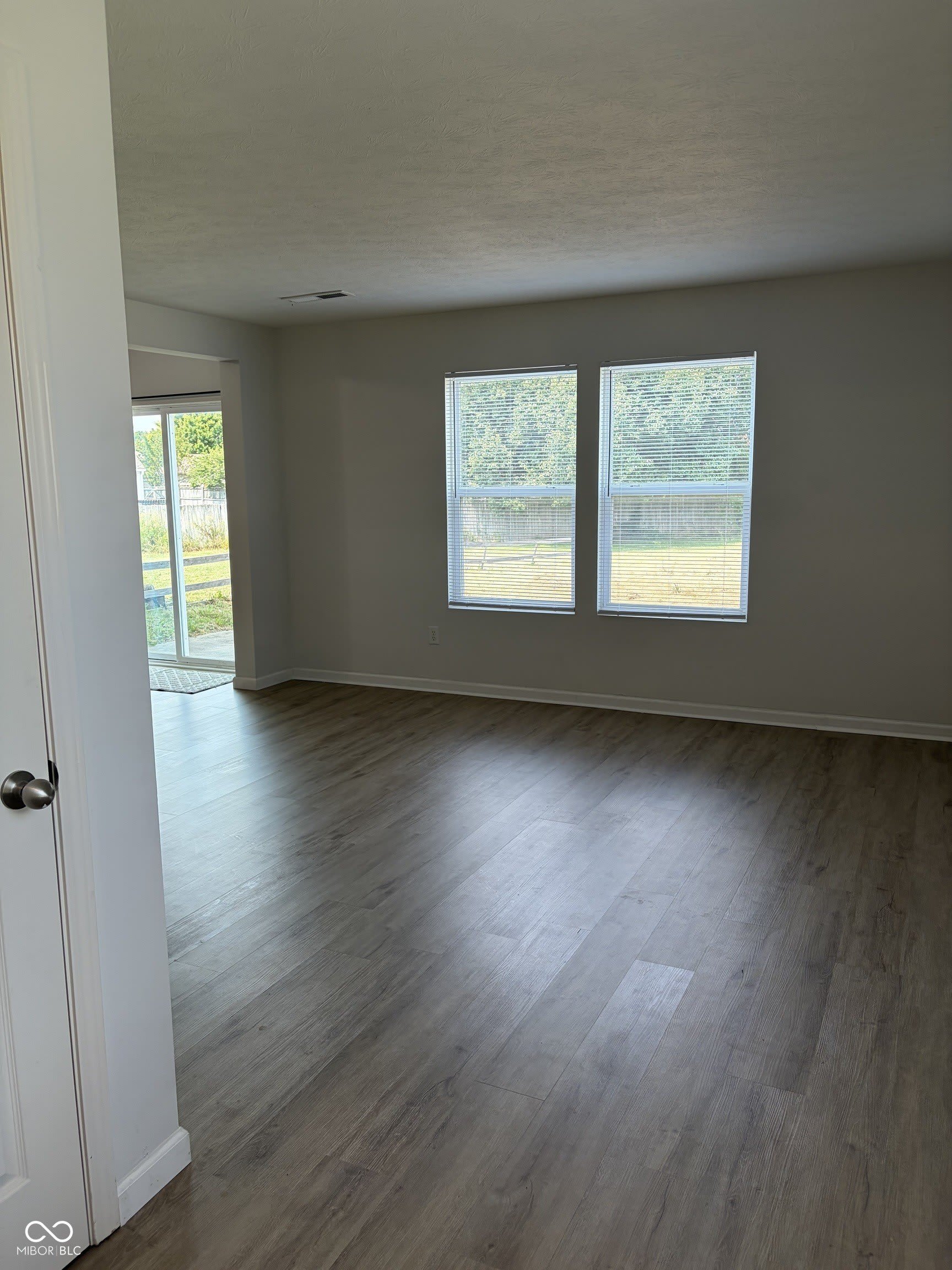 2015 Falcon Court – photo 4