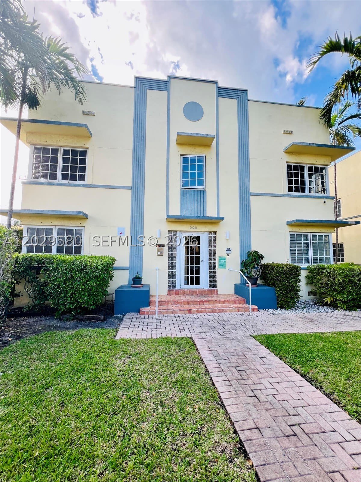 600 Euclid Ave – photo 2
