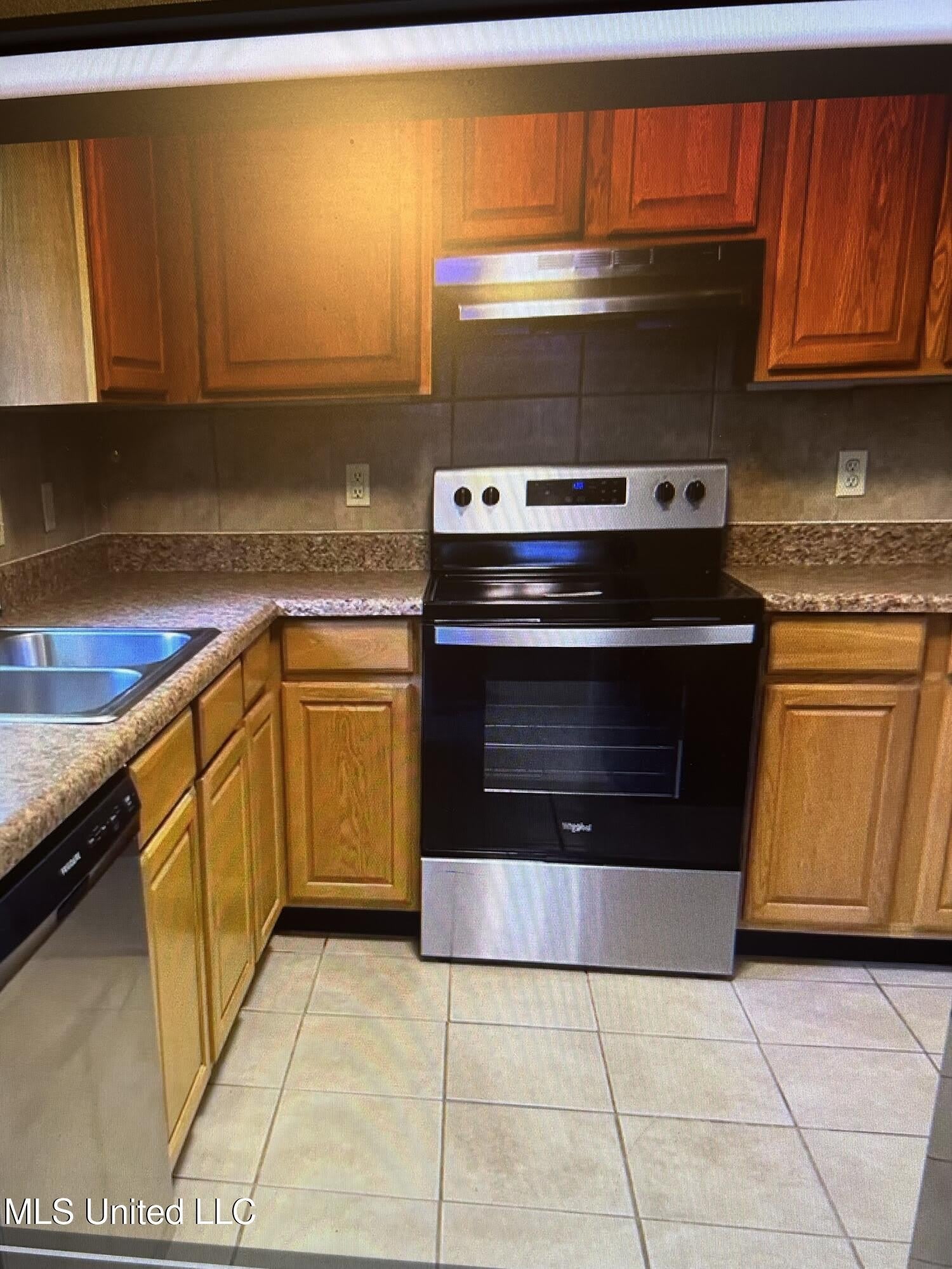 110 Hickory Drive – photo 2