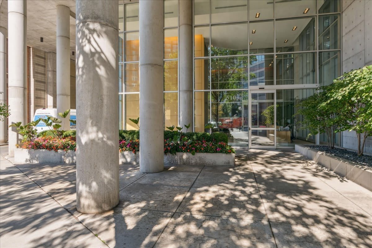 510 W Erie Street – photo 2
