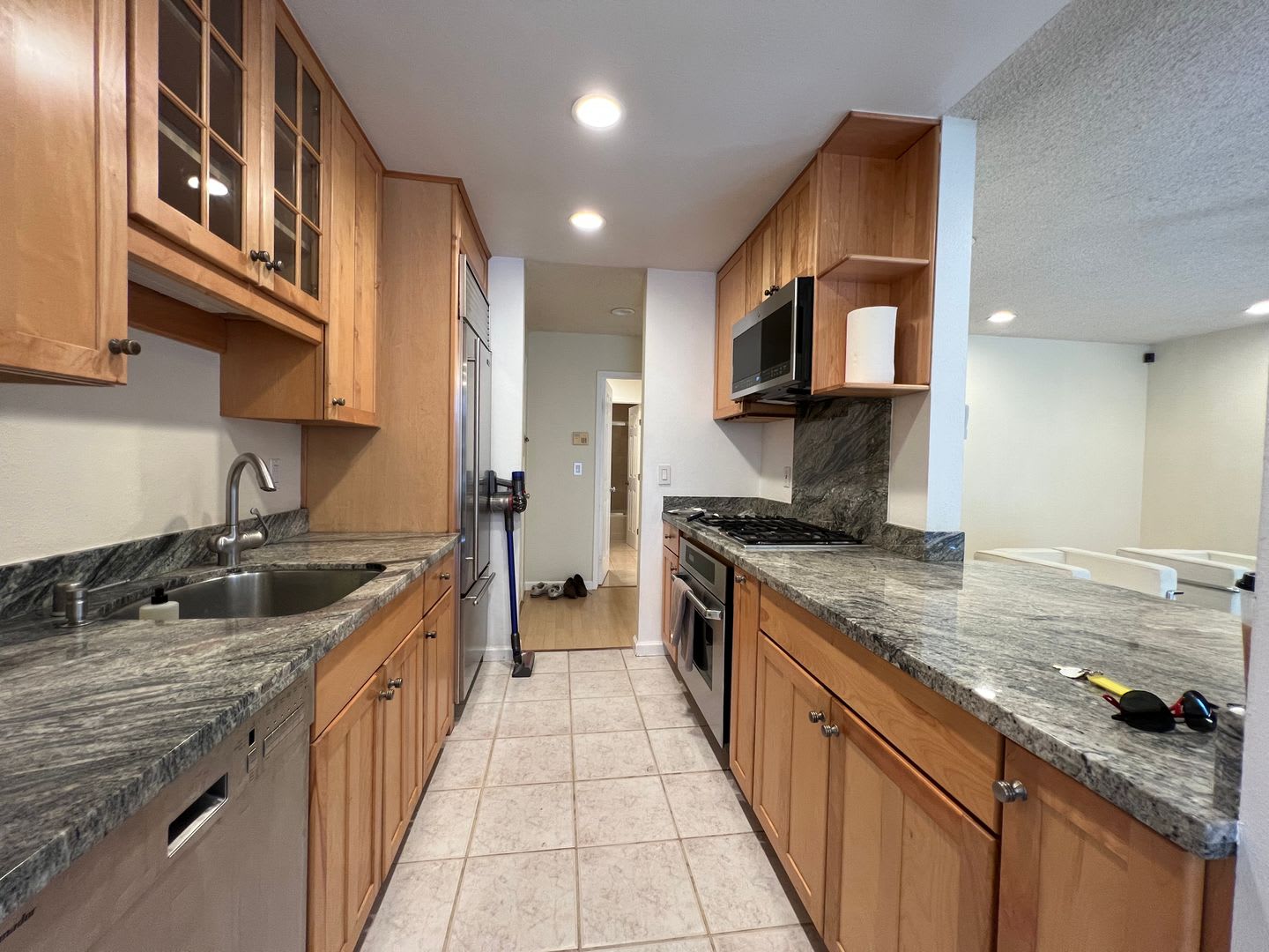 North Berkeley Furnished 1 Bed Condo – photo 2