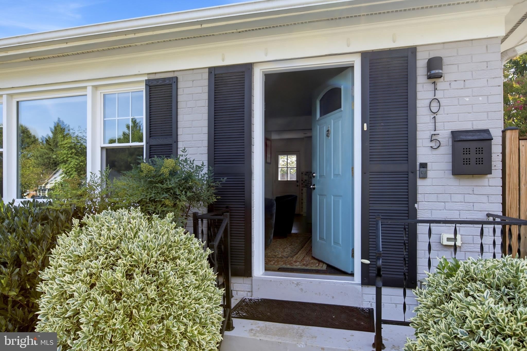 1015 WOODS Place – photo 2