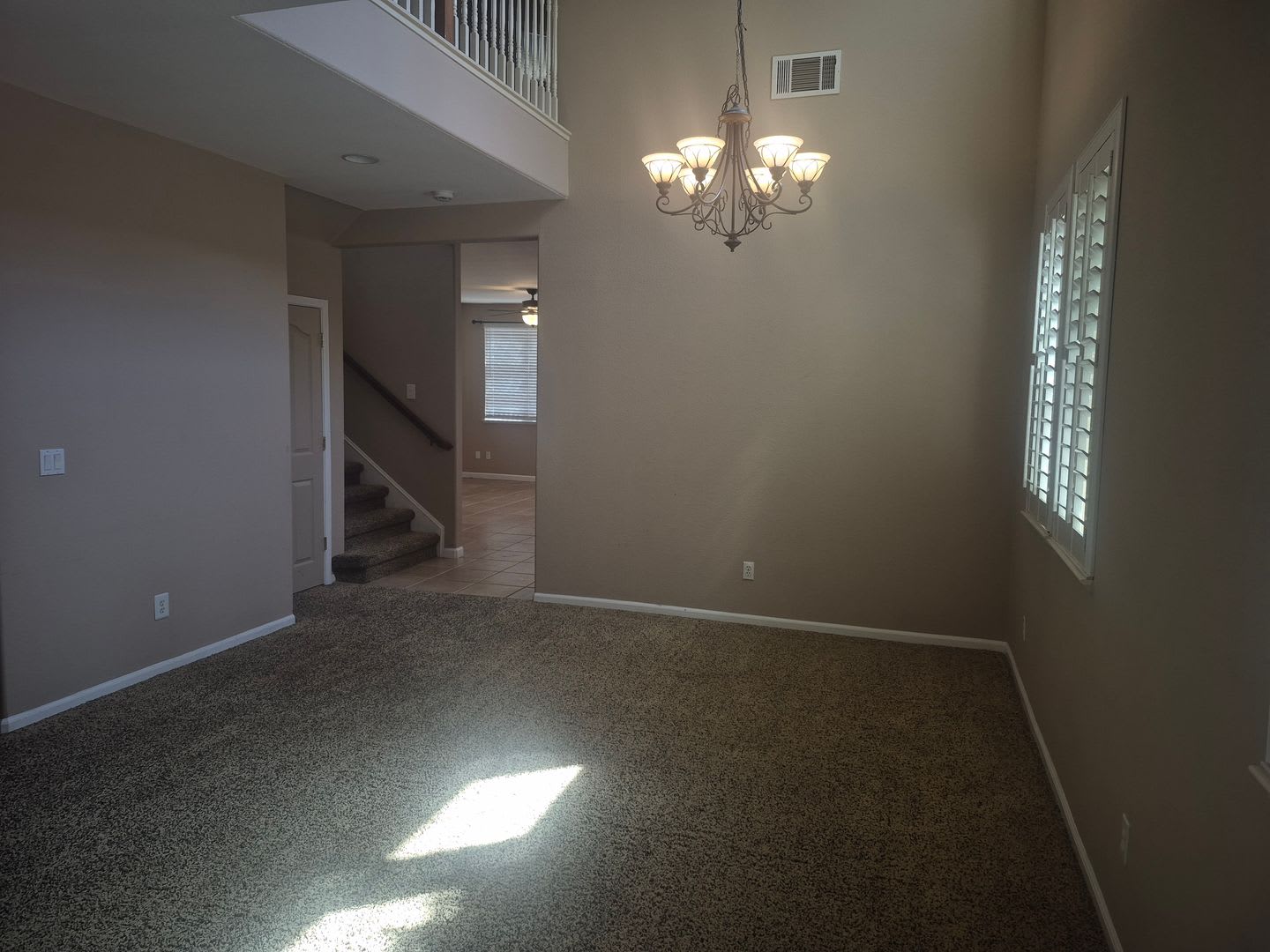 5 bedroom with 3 full baths in Westlake Community – photo 4