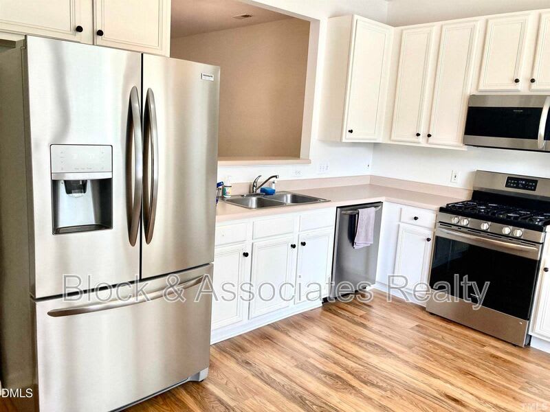 803 Knightsborough Way – photo 3