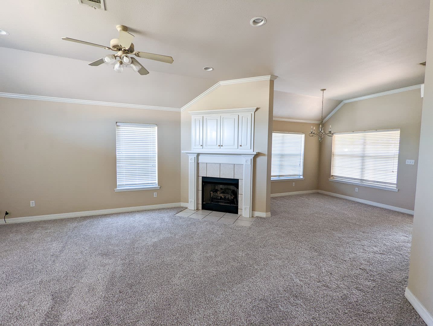Beautifully Updated Home in North Bossier – Remodeled Kitchen & Modern Finishes! – photo 3
