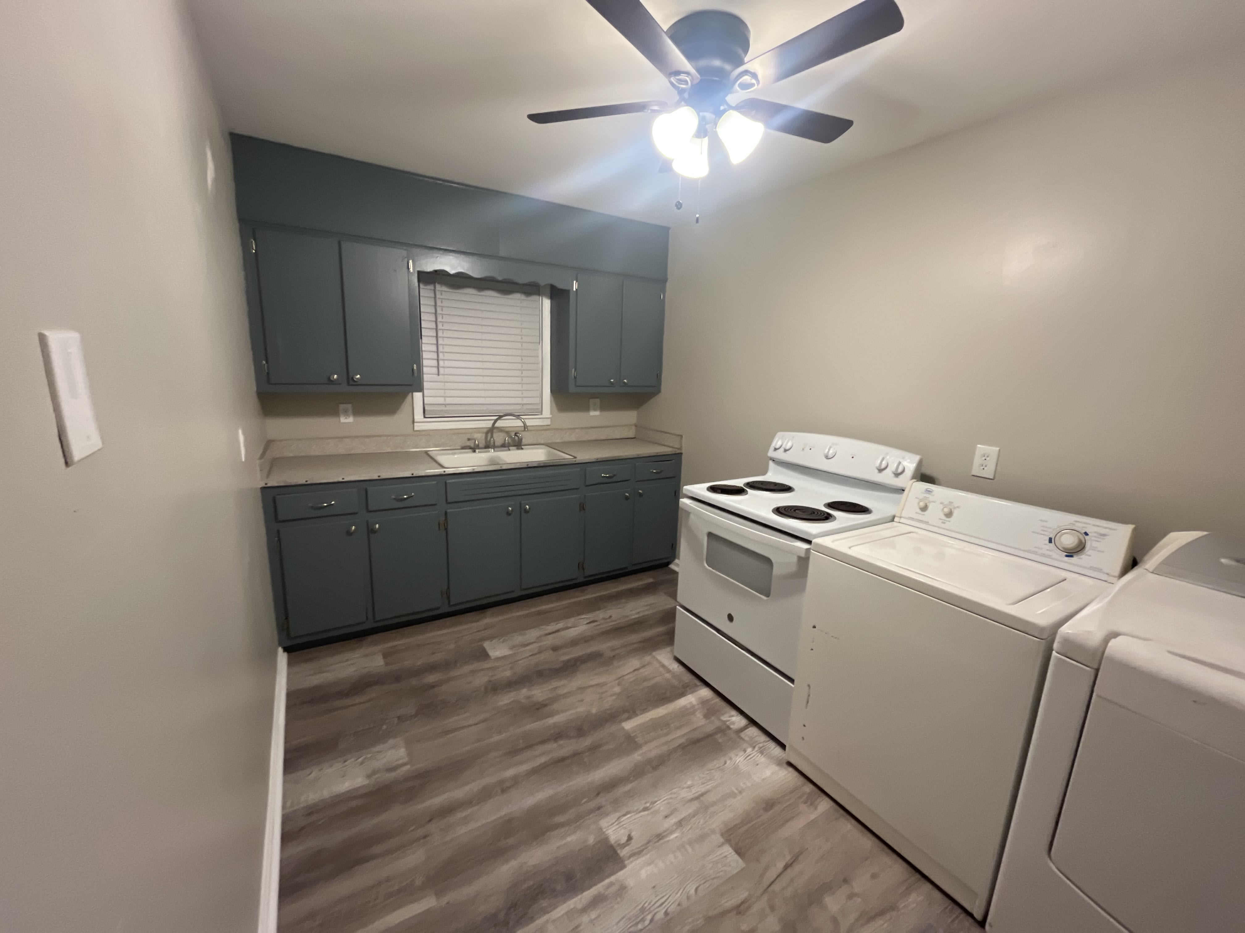 8122 Rugby Ave – photo 2
