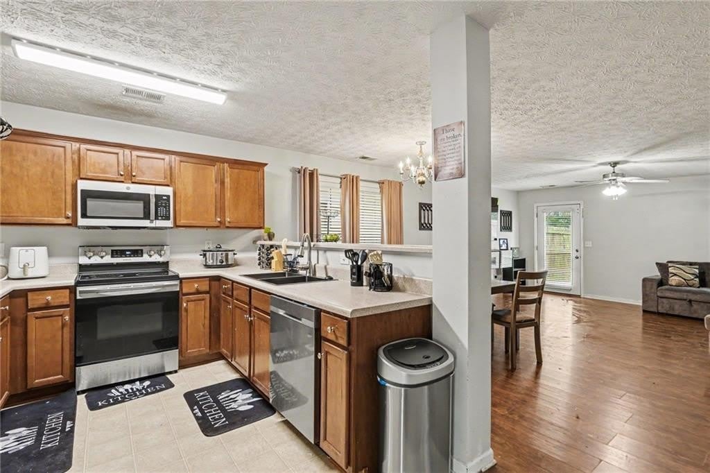 413 Erin Ct – photo 3