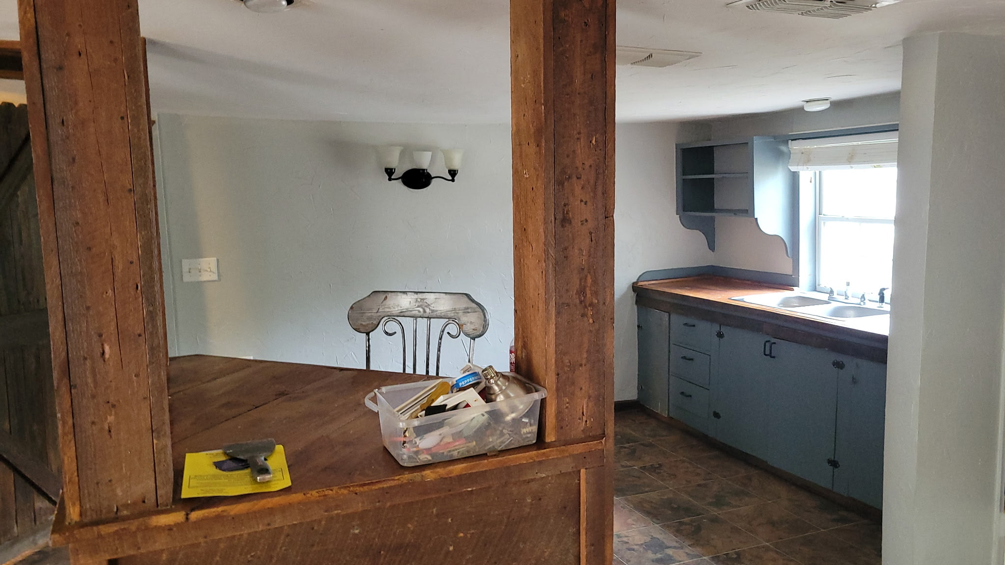 740 W College St – photo 3