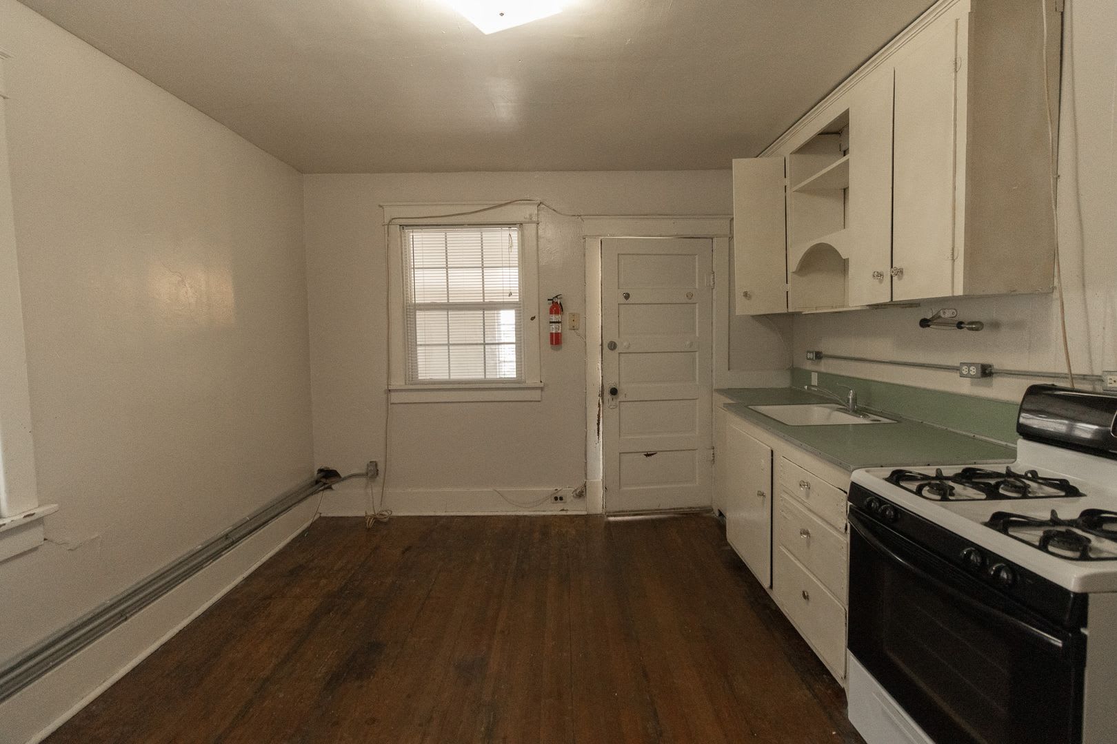 2 Bedroom House Just Steps From Downtown Campus – photo 5