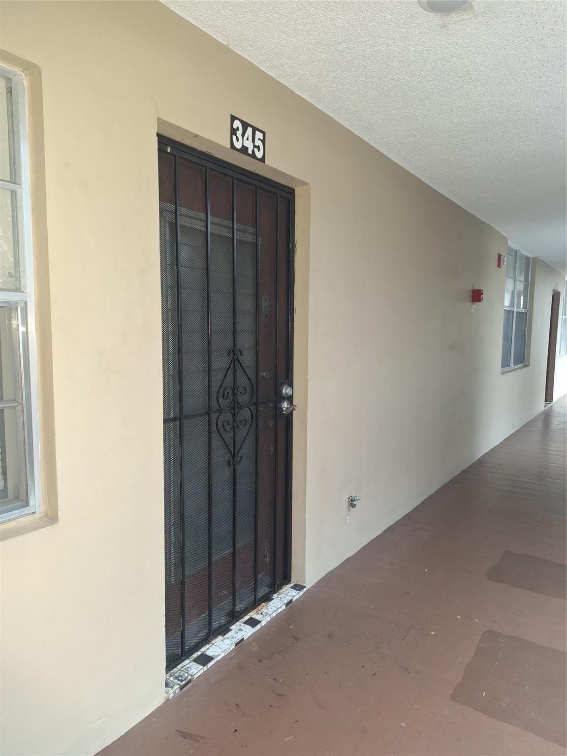 2601 NW 48TH Terrace – photo 2