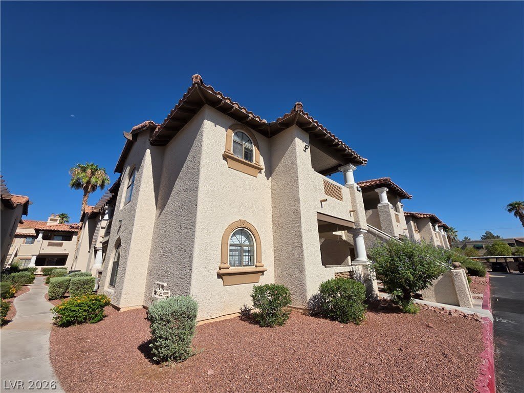 1407 Santa Margarita Street – photo 2